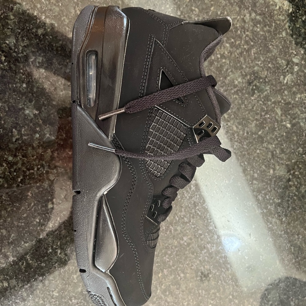 Jordan 4 retro (2020) black cats ! Brand new! Retails on Stockx for $1,183